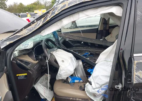 2017 Hyundai Santa Fe Sport z USA, uszkodzony, nr VIN 5NMZUDLB7HH008981